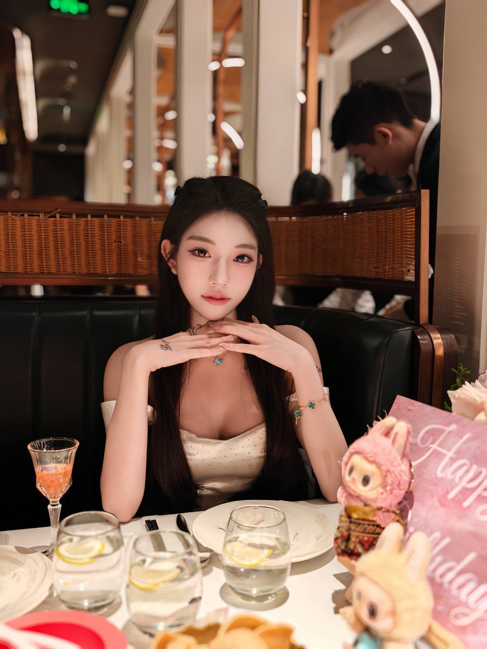 妮妮 主图
