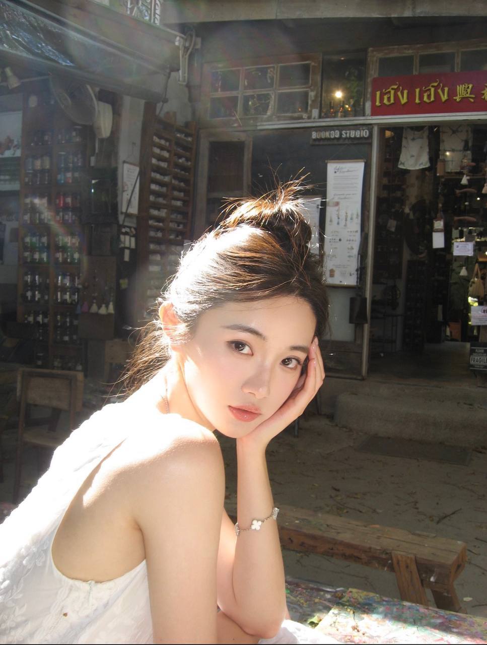 思思 主图